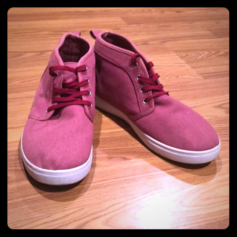 Men’s size 11 shoe